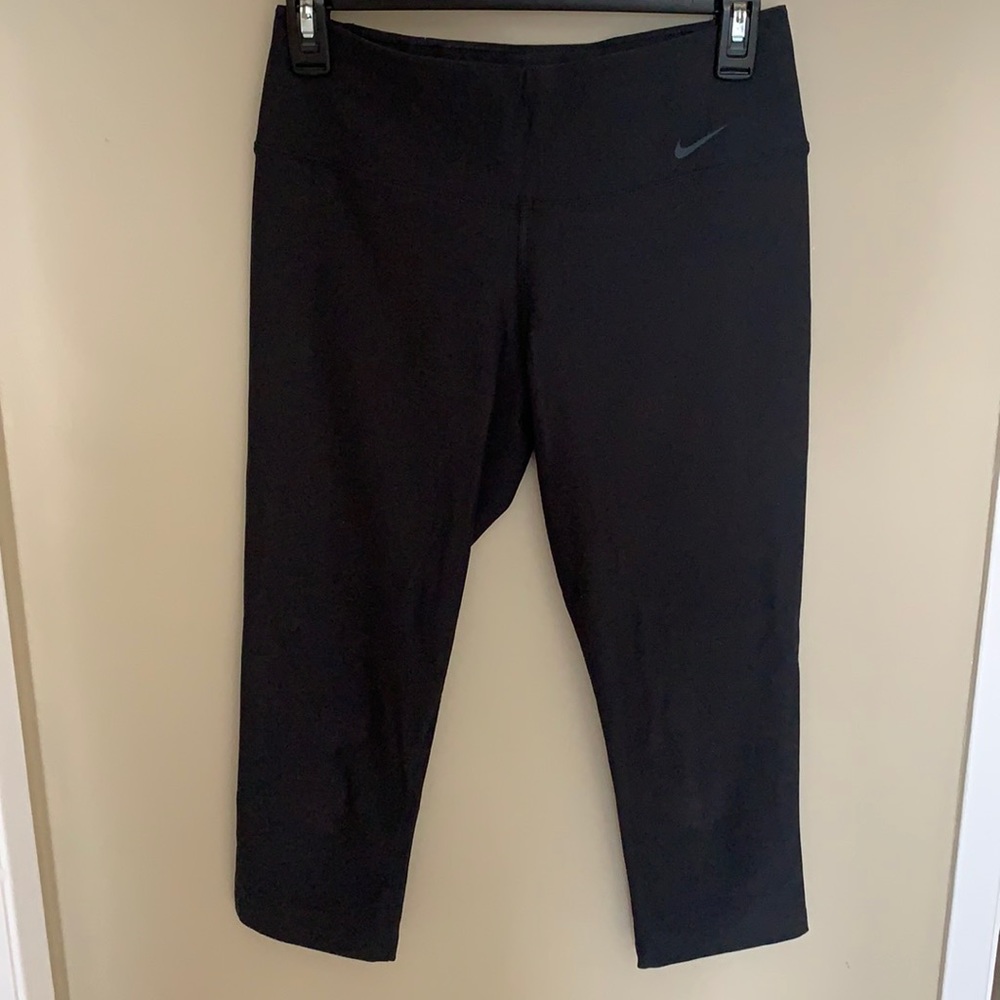 Nike Capri leggings size Small